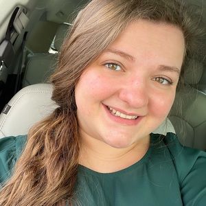 Meet your Posher, Andrea